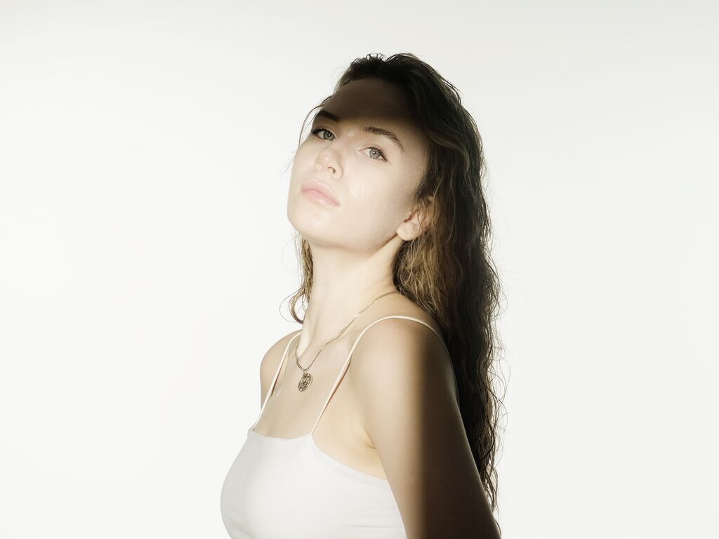 AshleyEmerson></p>

       
    </div>
    </div>
</div>
<div class=